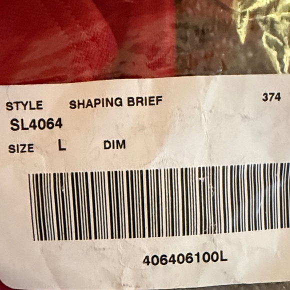 Ruby Ribbon Red Shaping Brief - Picture 2 of 2